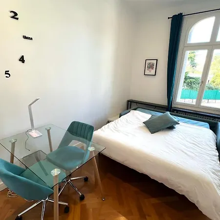 Tassigny Stylish - 2 Bedroom Sleeps 4 Free Parking Apartment Cannes