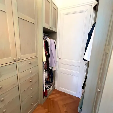 Tassigny Stylish - 2 Bedroom Sleeps 4 Free Parking Apartment Cannes