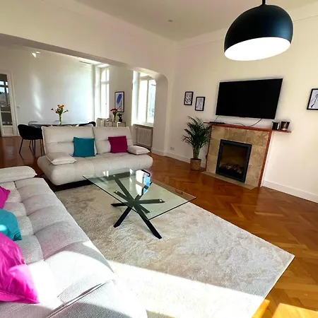 Apartment Tassigny Stylish - 2 Bedroom Sleeps 4 Free Parking Cannes