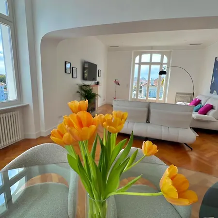 Tassigny Stylish - 2 Bedroom Sleeps 4 Free Parking