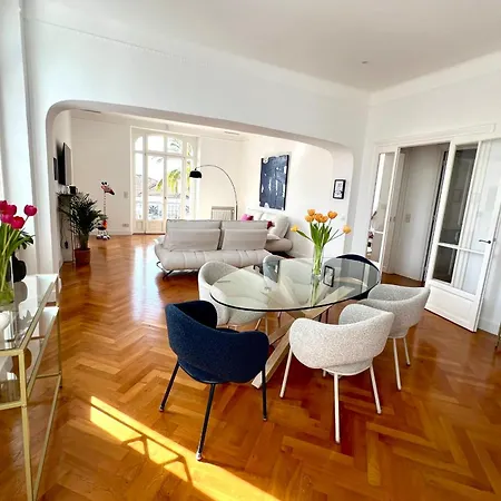 Tassigny Stylish - 2 Bedroom Sleeps 4 Free Parking Apartment *