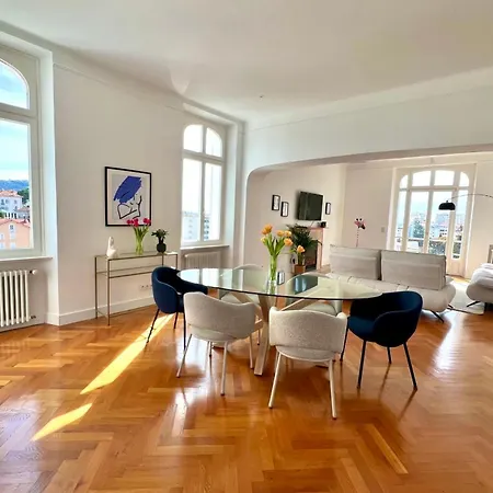 Tassigny Stylish - 2 Bedroom Sleeps 4 Free Parking Cannes